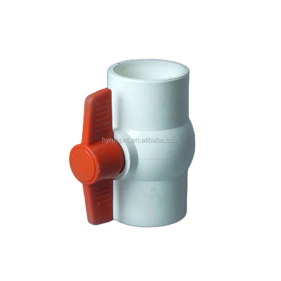 ASTM DIN Standard Weiß PVC Kugelventil in allen Größen mit 1,5 Zoll Größe und rotem Griff