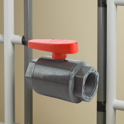 OEM hergestelltes PVC-Zwei-Stücke-Kugelventil STANDARD Dicke Runder Griff Kostenlose Proben